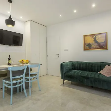 Jozica بيت ضيافة مورتير